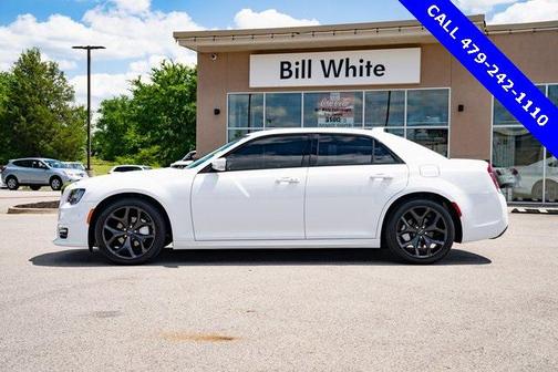 2021 Chrysler 300 Touring