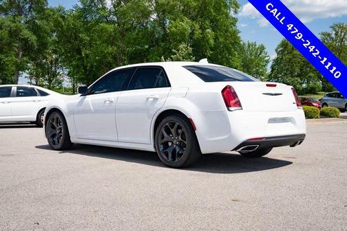 2021 Chrysler 300 Touring