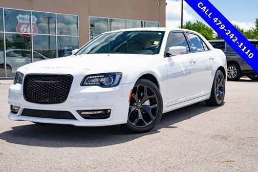2021 Chrysler 300 Touring