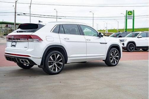 opal white pearl 2026 Volkswagen Atlas Cross Sport 2.0T SEL Premium