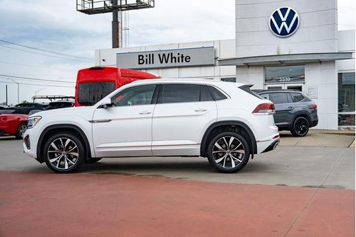 opal white pearl 2026 Volkswagen Atlas Cross Sport 2.0T SEL Premium