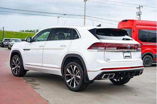opal white pearl 2026 Volkswagen Atlas Cross Sport 2.0T SEL Premium