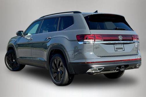 pure gray 2026 Volkswagen Atlas 2.0T SE w/Technology