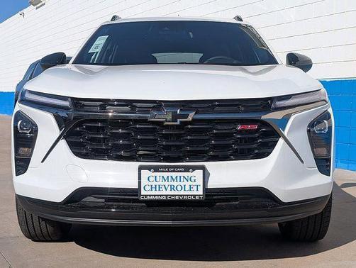 Summit White 2026 Chevrolet Trax FWD 2RS