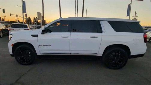 2023 GMC Yukon XL SLT