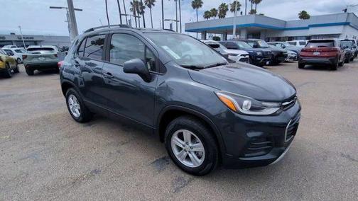 Shadow Gray Metallic 2021 Chevrolet Trax LT