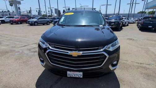Mosaic Black Metallic 2021 Chevrolet Traverse LT Cloth