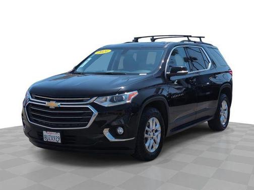 Mosaic Black Metallic 2021 Chevrolet Traverse LT Cloth