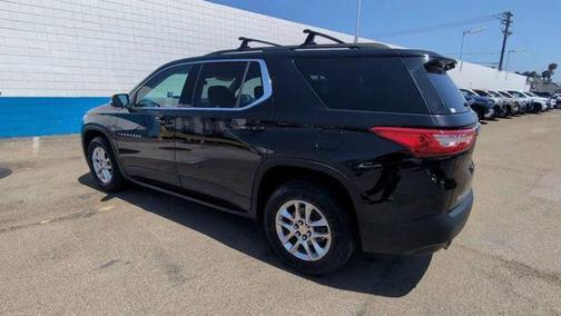 Mosaic Black Metallic 2021 Chevrolet Traverse LT Cloth