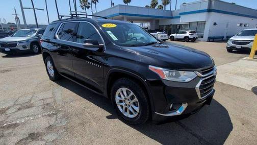 Mosaic Black Metallic 2021 Chevrolet Traverse LT Cloth