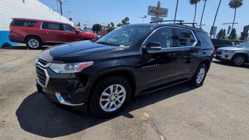 Mosaic Black Metallic 2021 Chevrolet Traverse LT Cloth