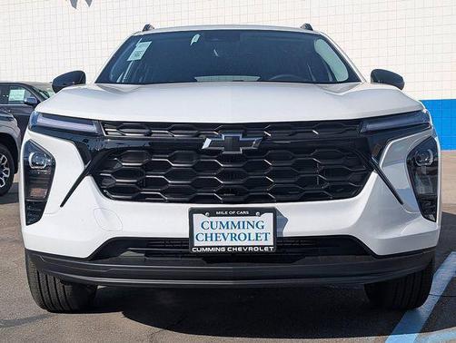Summit White 2026 Chevrolet Trax LT
