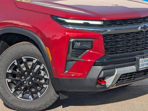 Radiant Red Tintcoat 2026 Chevrolet Traverse AWD Z71