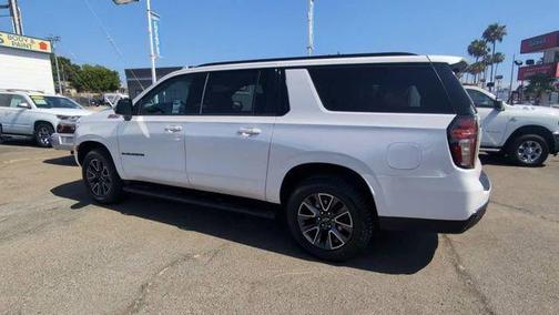 Iridescent Pearl Tricoat 2022 Chevrolet Suburban 4WD Z71