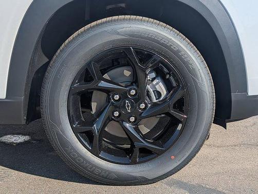 Summit White 2026 Chevrolet Trax LT