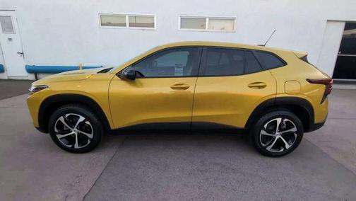 Nitro Yellow Metallic 2024 Chevrolet Trax FWD 1RS