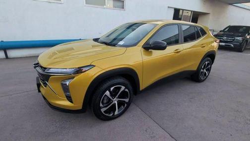 Nitro Yellow Metallic 2024 Chevrolet Trax FWD 1RS