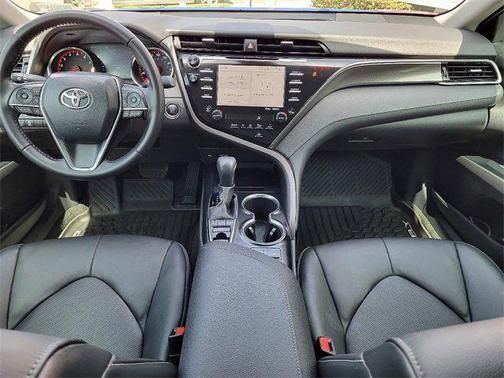 Photo 4 of 25 of 2020 Toyota Camry XSE