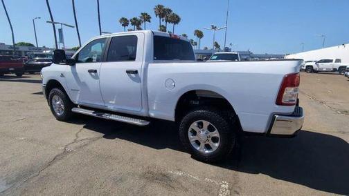 Bright White Clearcoat 2023 RAM 2500 Big Horn Crew Cab 4x4 6'4' Box
