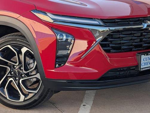 Apex Red 2026 Chevrolet Trax FWD 2RS