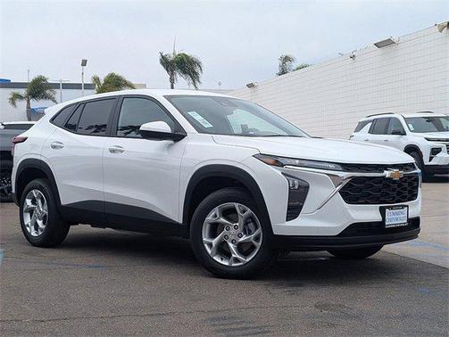 2025 Chevrolet Trax LS