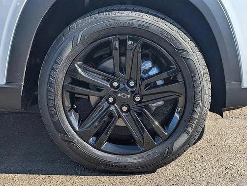 Summit White 2026 Chevrolet Trax FWD ACTIV