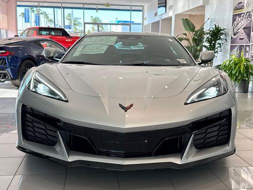 Blade Silver Metallic 2027 Chevrolet Corvette Grand Sport