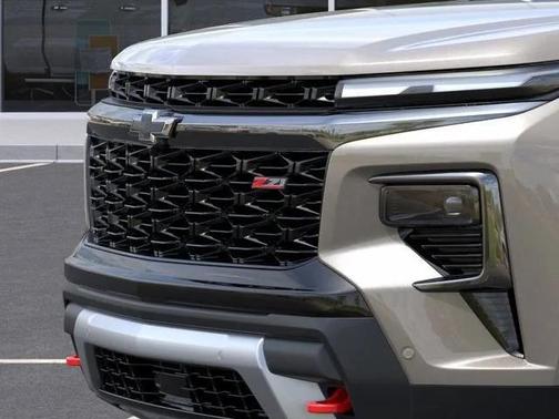 Sandstone Gray 2026 Chevrolet Traverse AWD Z71