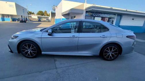 Celestial Silver Metallic 2023 Toyota Camry SE