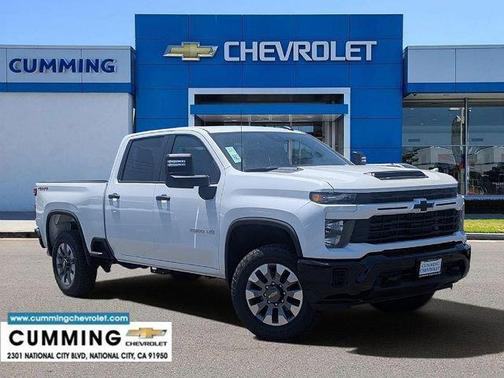 Summit White 2026 Chevrolet Silverado 2500 Custom