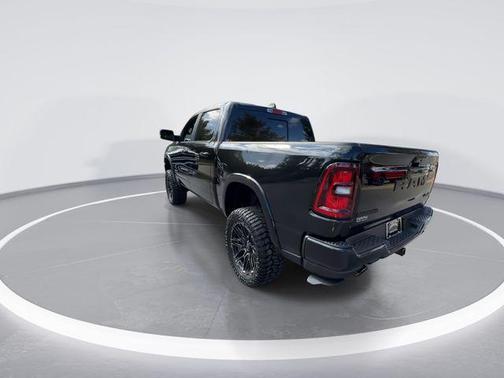 Diamond Black Crystal Pearlcoat 2026 RAM 1500 Laramie