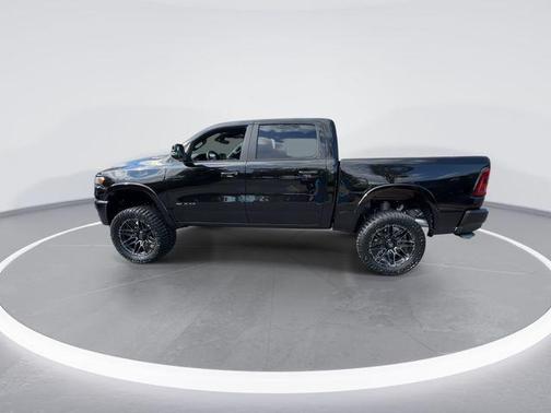 Diamond Black Crystal Pearlcoat 2026 RAM 1500 Laramie