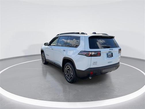 2026 Jeep Cherokee Laredo 4x4