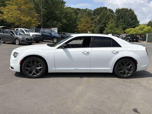 Bright White Clearcoat 2023 Chrysler 300 Touring