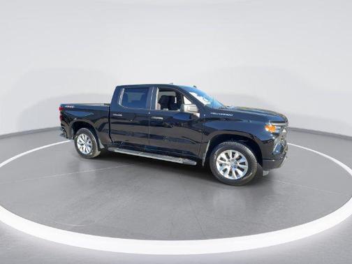 Black 2025 Chevrolet Silverado 1500 Custom