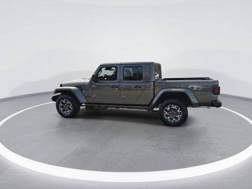 Granite Crystal Metallic Clearcoat 2026 Jeep Gladiator Sahara 4x4
