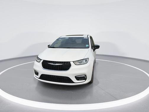 Bright White Clearcoat 2026 Chrysler Pacifica Limited