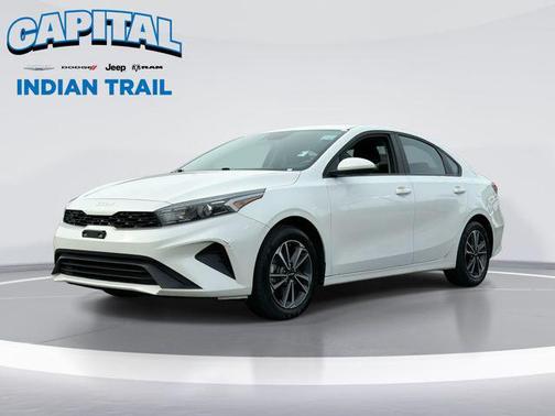 Snow White Pearl 2024 Kia Forte LXS