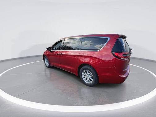 Red Hot Pearlcoat 2026 Chrysler Pacifica L