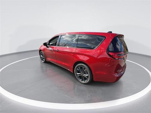 2026 Chrysler Pacifica L