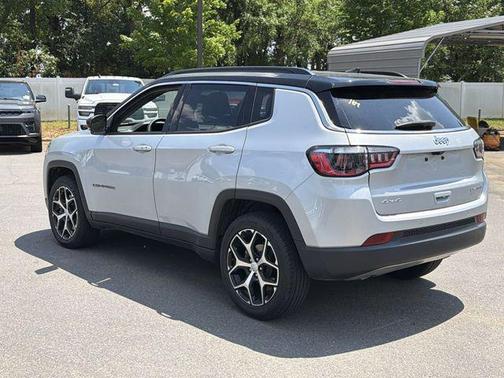 Silver Zynith Metallic Clearcoat 2024 Jeep Compass Limited