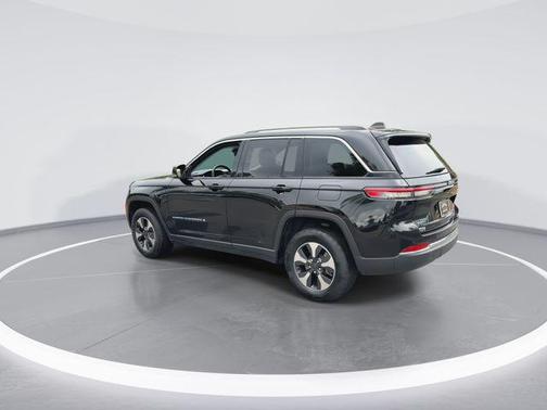 Diamond Black Crystal Pearlcoat 2024 Jeep Grand Cherokee 4xe Base