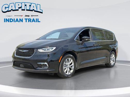Diamond Black Crystal Pearlcoat 2026 Chrysler Pacifica Limited