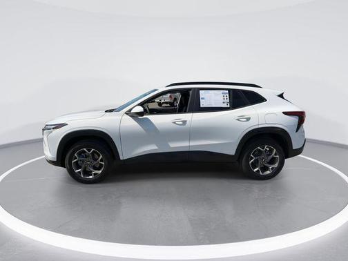 Summit White 2026 Chevrolet Trax LT