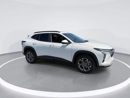 Summit White 2026 Chevrolet Trax LT