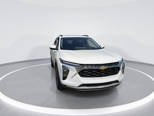 Summit White 2026 Chevrolet Trax LT