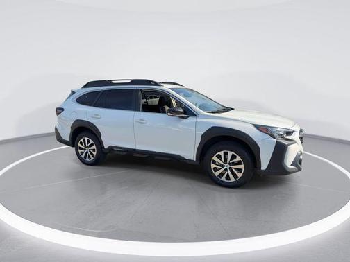 Crystal White Pearl 2025 Subaru Outback Premium