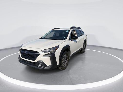 Crystal White Pearl 2025 Subaru Outback Premium