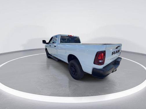 Bright White Clearcoat 2026 RAM 3500 Tradesman Crew Cab 4x4 8' Box