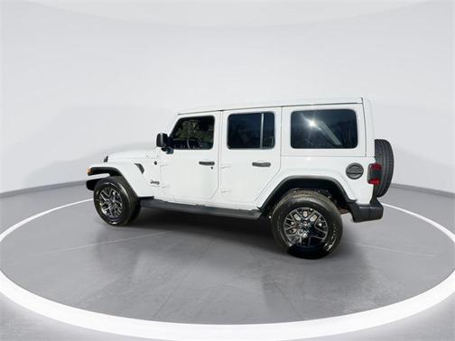 2026 Jeep Wrangler 4-Door Sahara 4x4